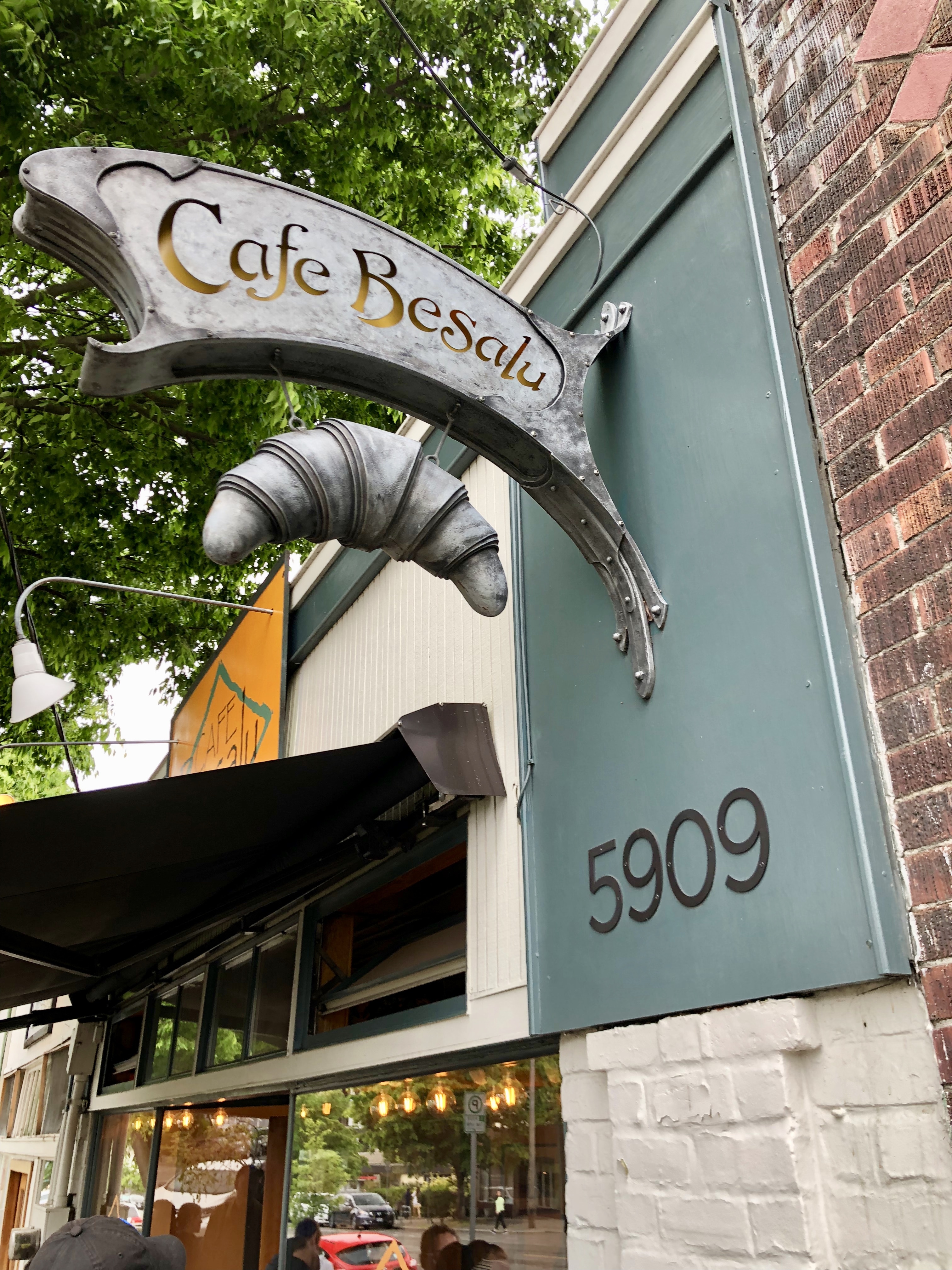 Café Besalu Street View