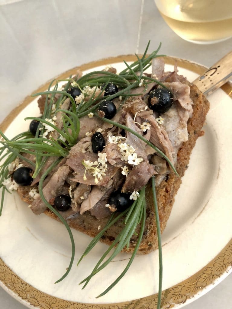 Duck Confit Smørbrød with Agretti