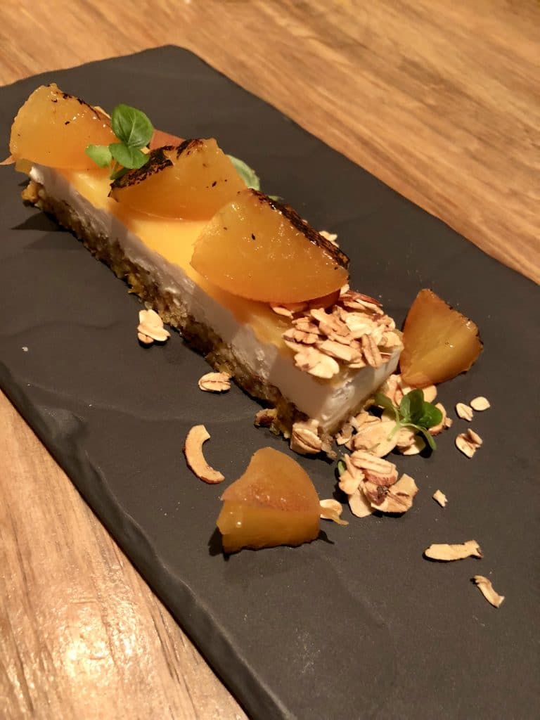 Peaches and Cashew Cream Cheesecake Peaches and Cashew Cream Cheesecake