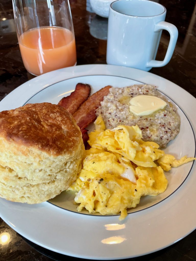 Eggs, Bacon, Biscuit and Grits