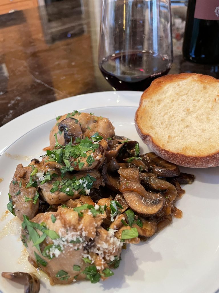 Skillet chicken, mushrooms and caramelized onions