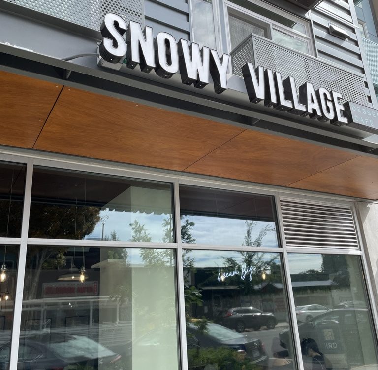 Snowy Village Dessert Cafe