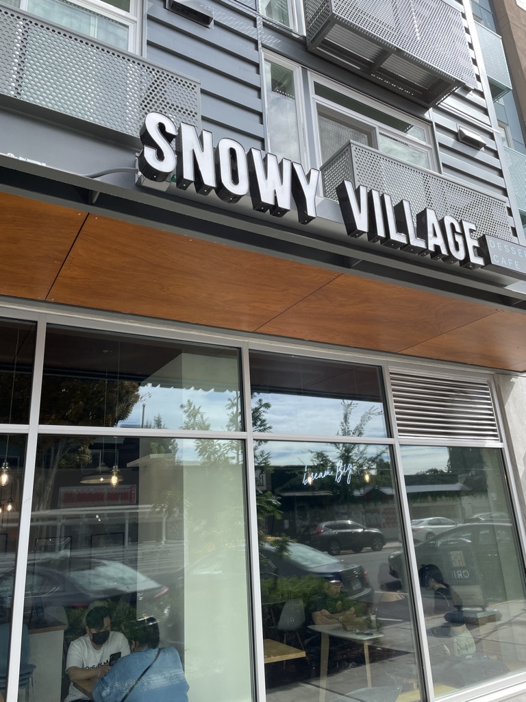 Snowy Village Dessert Cafe