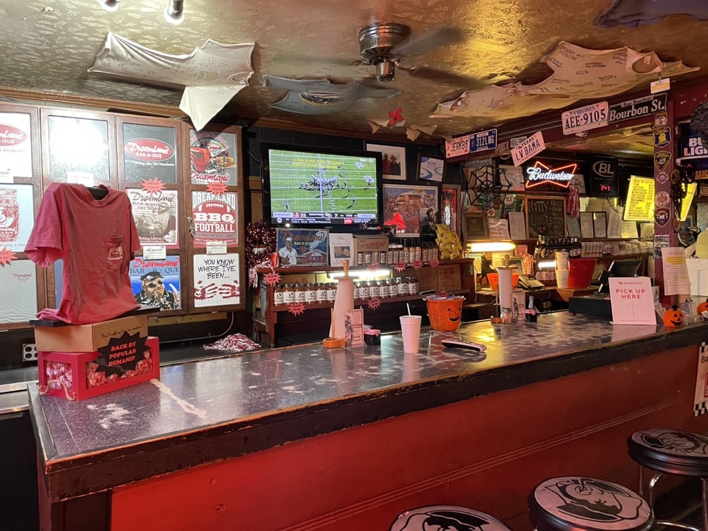 Bar and TV to Watch the Tide