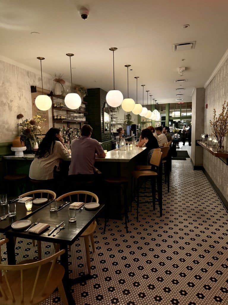 Bar