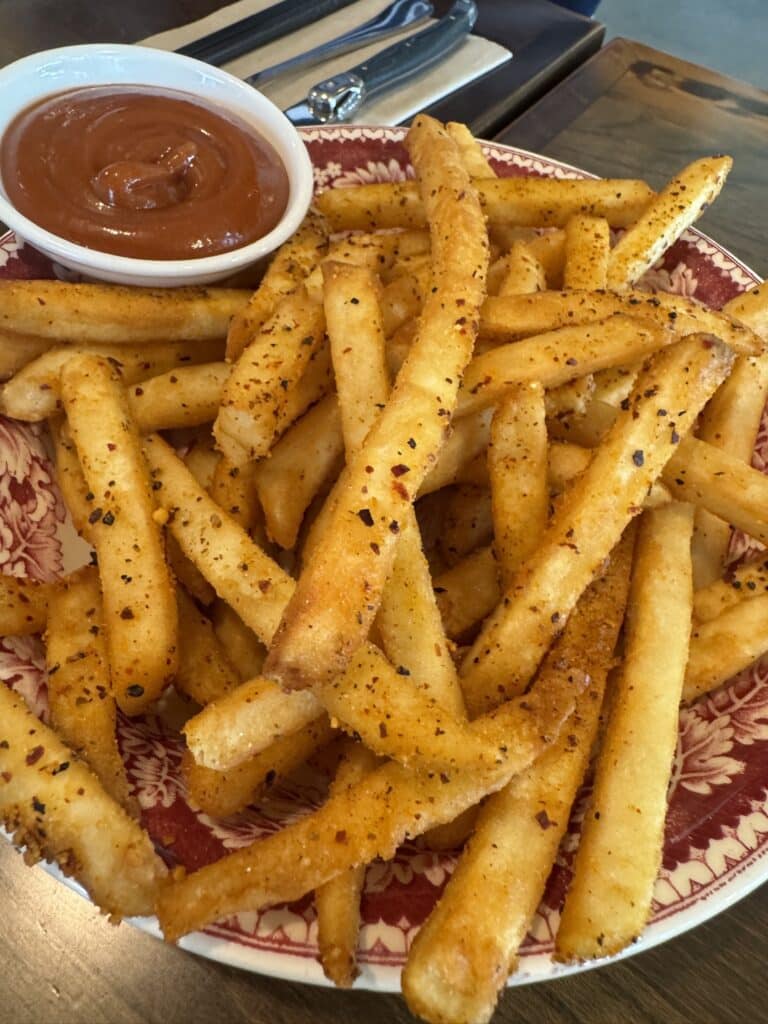 Seasoned French Fries with Curry-Roasted Garlic Ketchup